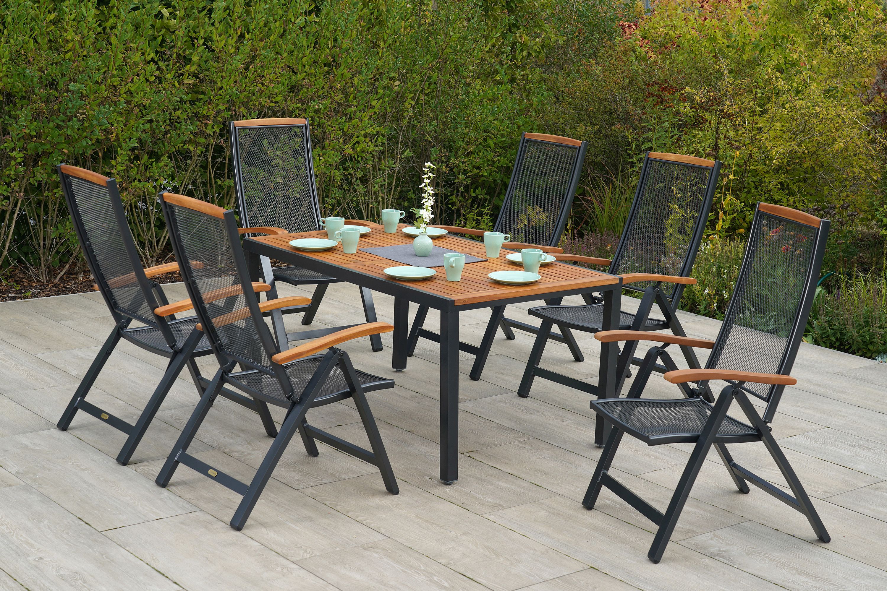 Merxx Tilos Gartenmöbel-Set für 6 Personen – 13-teilig aus Aluminium & FSC® Akazienholz mit Tisch 150×90 cm, 6 verstellbaren Klappsesseln & grauen Kissen