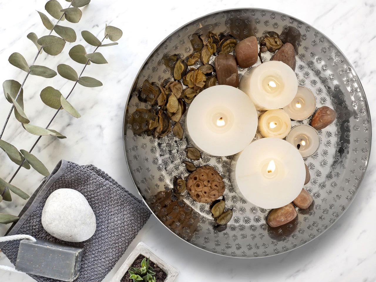 Dekotablett ø 28 cm rund gold o. silber Deko Tablett Serviertablett Metall Kerzentablett Dekotablett ø 28 cm rund gold o. silber Deko Tablett Serviertablett Metall Kerzentablett