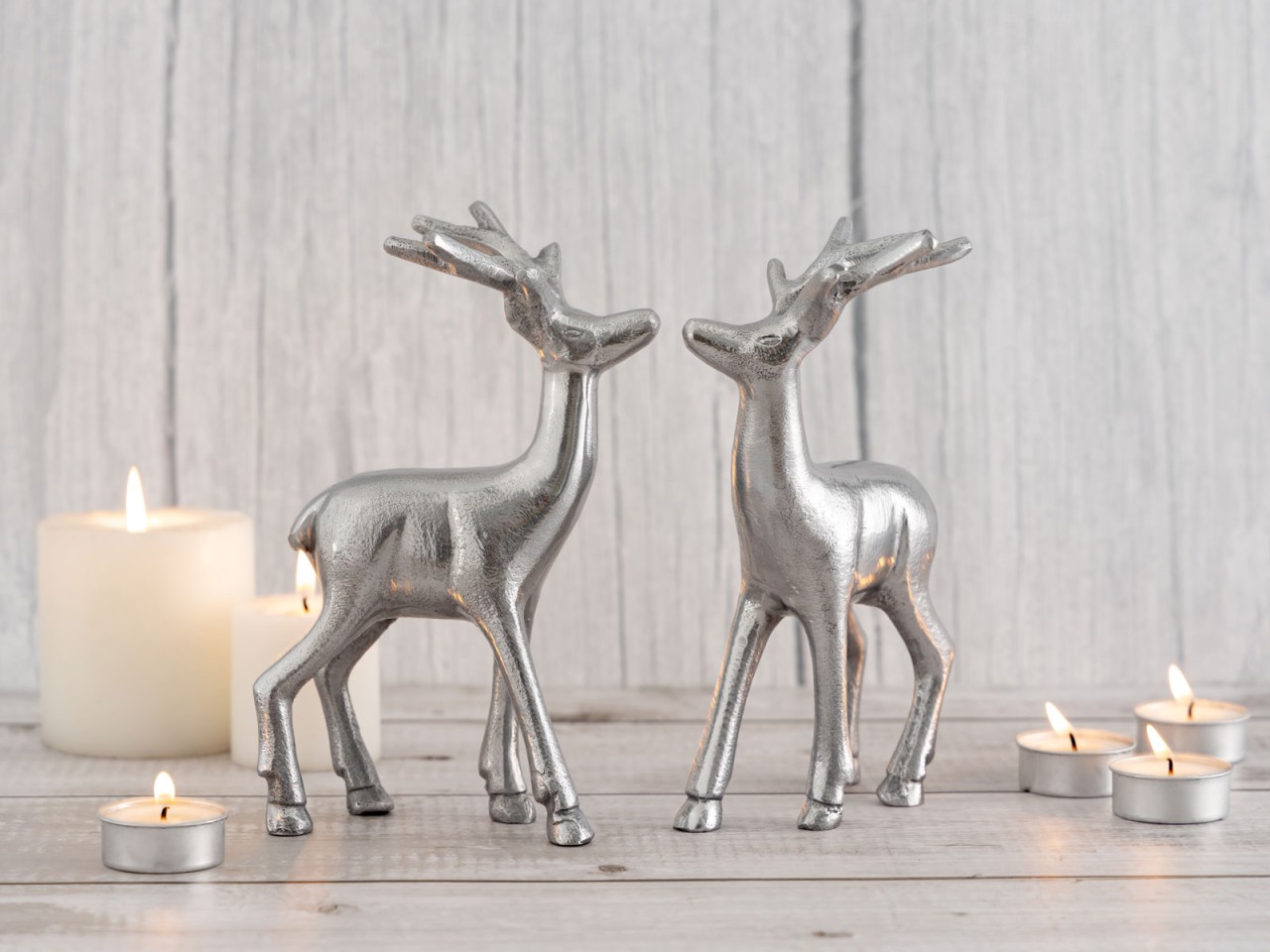 Deko Figur Hirsch 2er Set Tischdekoration Tierfigur Metall Weihnachtsdeko silber o. gold Aluminium Deko Figur Hirsch 2er Set Tischdekoration Tierfigur Metall Weihnachtsdeko silber o. gold Aluminium