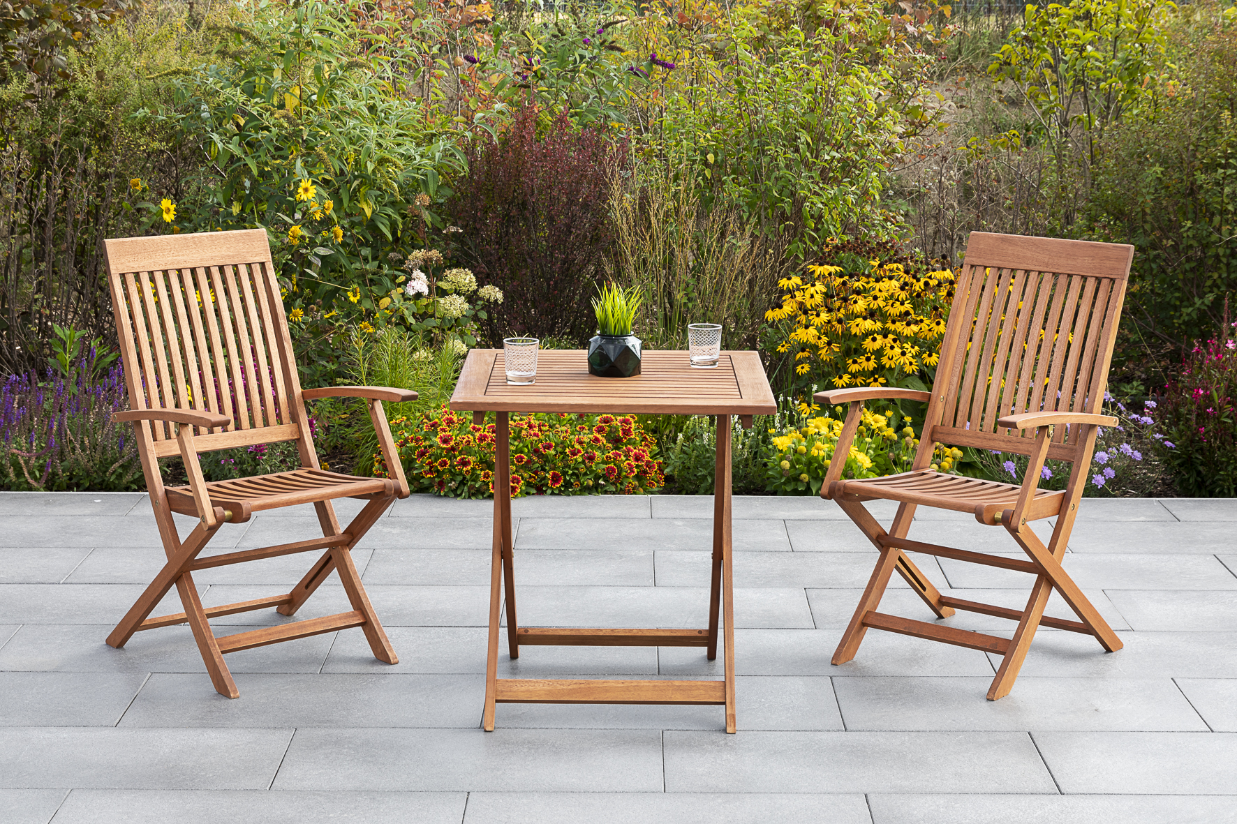Comodoro Gartenmöbel-Set 3-teilig – 2 Klappsessel & Klapptisch 70×70 cm aus FSC® Eukalyptusholz