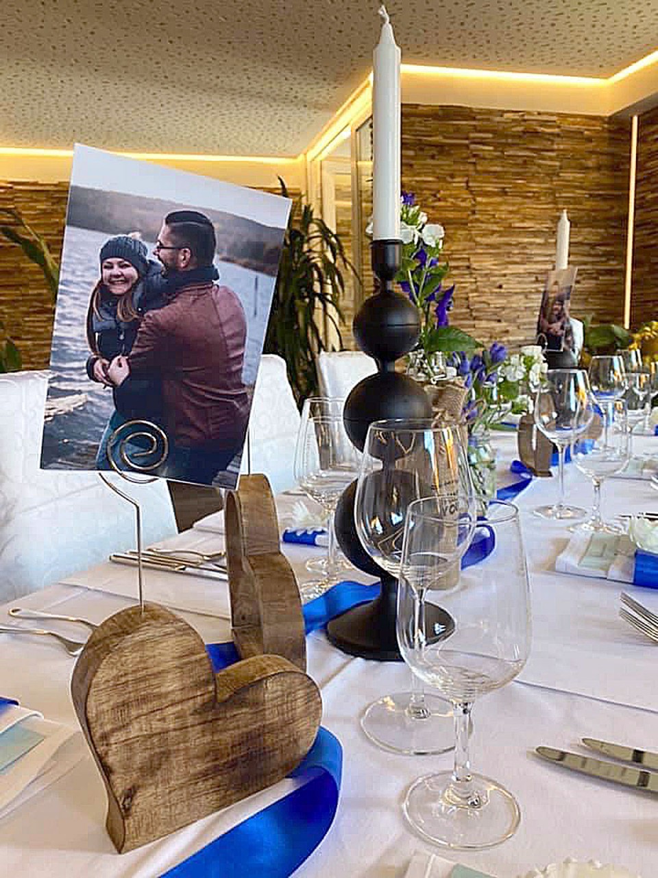 Grußkartenhalter Fotoständer Foto-Clip Set 2-teilig Herzen Tischdeko Hochzeitsdeko Mangoholz massiv