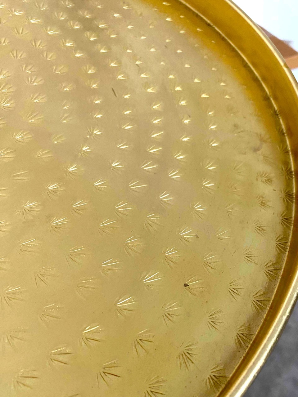 Deko Tablett ø 40 cm 2. Wahl rund gelbgold Serviertablett Metall Kerzentablett Dekotablett Deko Tablett ø 40 cm 2. Wahl rund gelbgold Serviertablett Metall Kerzentablett Dekotablett