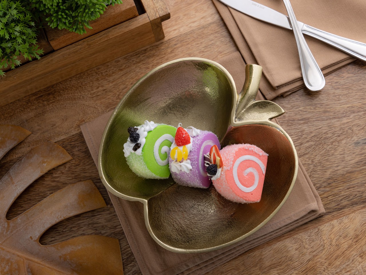 Apfel Schale Dekoschale Apple gold o. silber Aluminium Apfel Schale Dekoschale Apple gold o. silber Aluminium