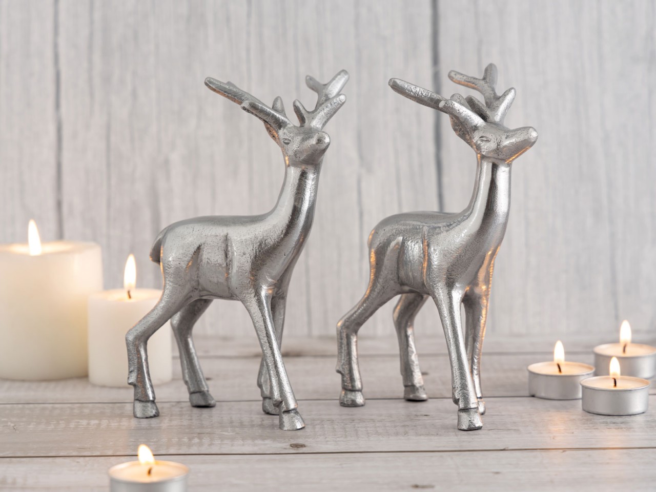 Deko Figur Hirsch 2er Set Tischdekoration Tierfigur Metall Weihnachtsdeko silber o. gold Aluminium Deko Figur Hirsch 2er Set Tischdekoration Tierfigur Metall Weihnachtsdeko silber o. gold Aluminium